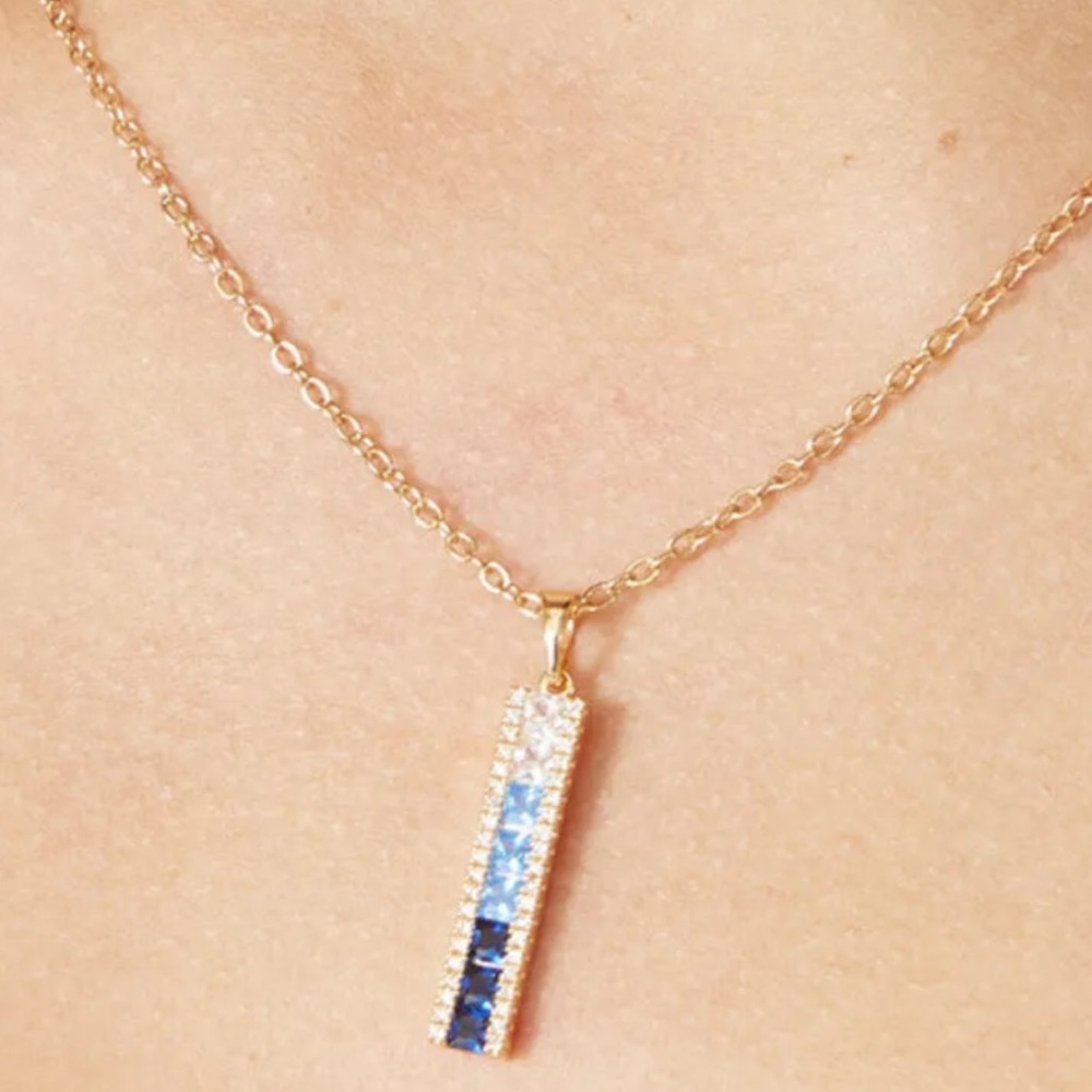 Vince CAMUTO Necklace/Collier Blue Ombré Necklace W/Pouch - Picture 3 of 12